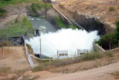Comportas da barragem de Upanema têm vazão aumentada